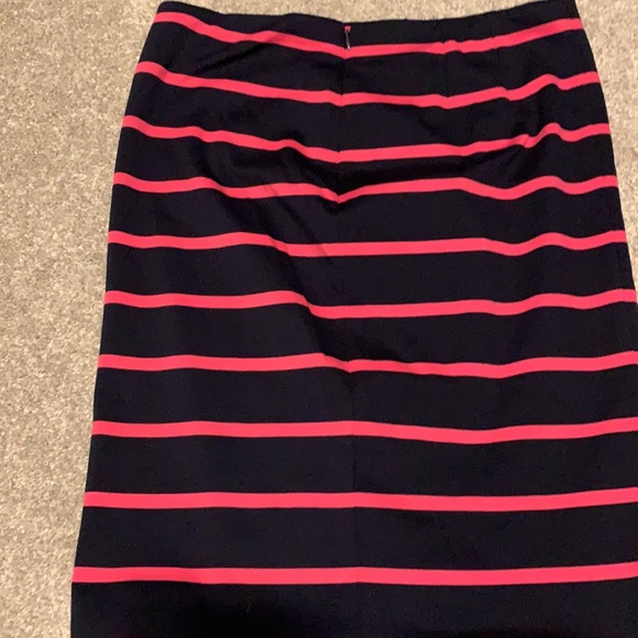 Blue and pink stripped skirt - Picture 3 of 4